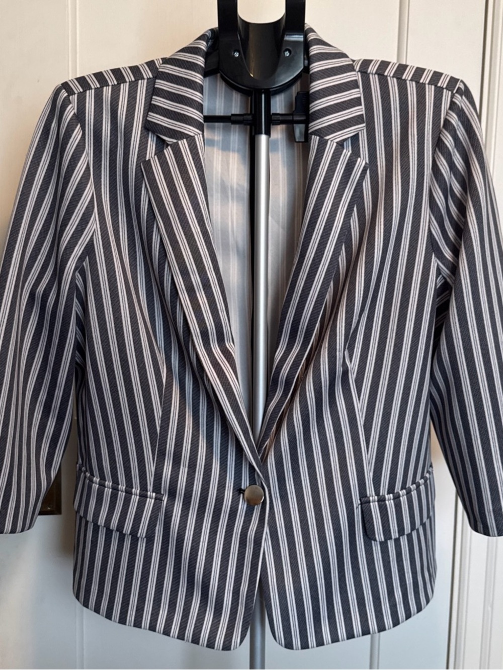 NYCC New York Clothing Co XL Blazer Jacket Gray White Vertical Stripe Stretch